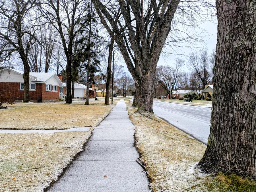 Concrete Sidewalks & Walkways